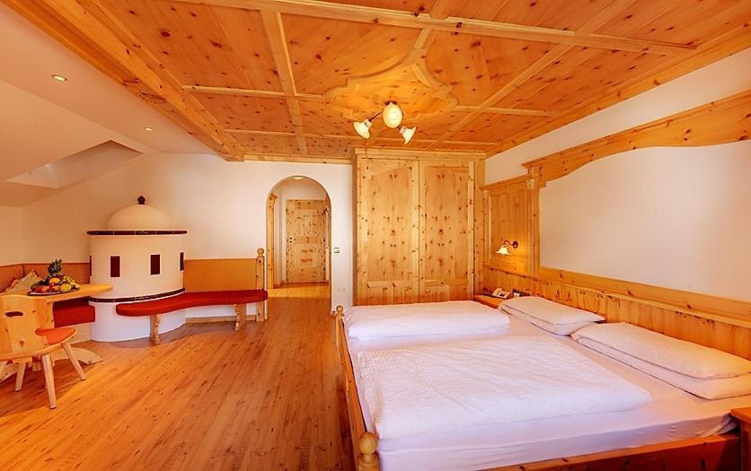 Hotel Alaska เซลวาดีวัลการ์เดนา ห้อง รูปภาพ